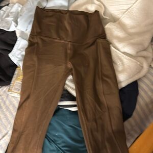 Align High Rise Pant w/ pockets 25”. Size 4. Espresso
